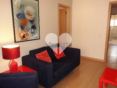 Arrendamento de apartamento T2 na Rua Alfredo Roque Gameiro, 27