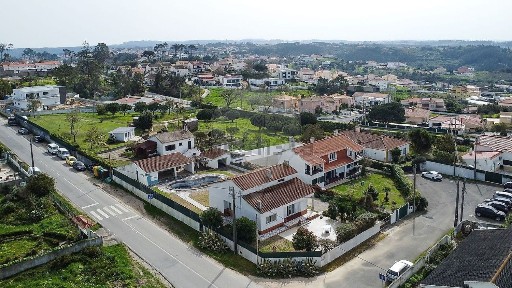 Moradia independente à venda na Ericeira Nascente