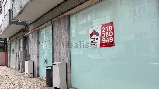 Arrendamento de espaço comercial na Estrada de Benfica