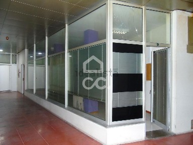 Espaço comercial à venda em São Jorge (Selho)