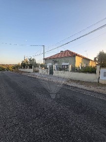 Moradia independente à venda em Caxarias