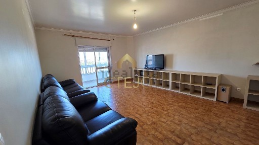 Apartamento T2 à venda em Santa Iria de Azoia - São João da Talha - Bobadela
