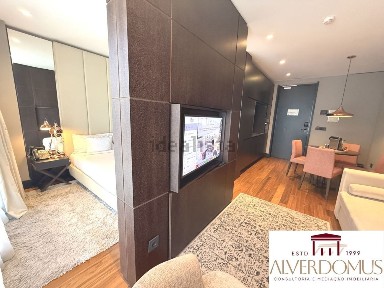 Apartamento T0 à venda na Rua Luciana Stegagno Picchio