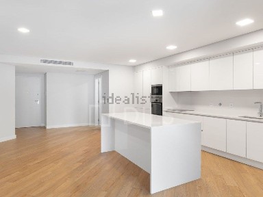 Apartamento T2 à venda na Praça 5 de Outubro