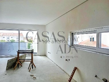 Duplex à venda na Avenida José Estevão