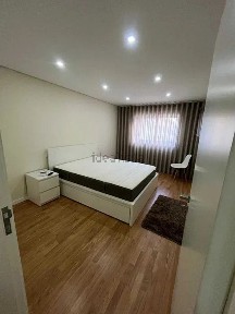 Arrendamento de apartamento T1 na Rua Conselheiro Costa Braga, 121