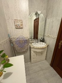 Arrendamento de apartamento T2 na Rua Alberto Saavedra, 171