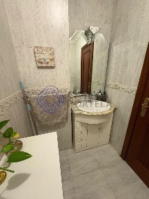 Arrendamento de apartamento T2 na Rua Alberto Saavedra, 171