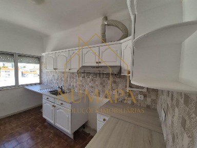 Apartamento T2 à venda na Rua General Humberto Delgado