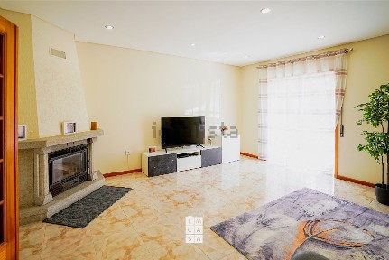 Apartamento T3 à venda em Vila de Cucujães