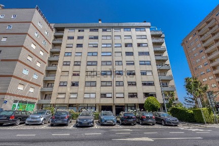 Apartamento T3 à venda na Barrosa - Devesas - Telheira do Meio