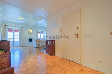 Arrendamento de apartamento T3 na Avenida de Roma, 20