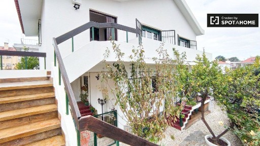 Arrendamento de apartamento T3 na Rua Cipriano Martins