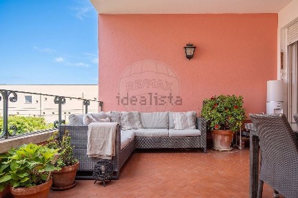 Apartamento T3 à venda na Rua da Bela Vista à Lapa