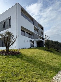 Arrendamento de apartamento T3 na Rua Francisco José de Miranda, 36