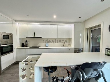 Apartamento T2 à venda na Rua Colégio Irmãs Doroteias, 51