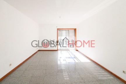 Apartamento T3 à venda na Carvalha - Portelinha