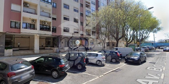 Espaço comercial à venda na Algés