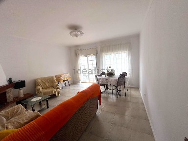 Arrendamento de apartamento T1 na Rua Adrião Batalha, 150