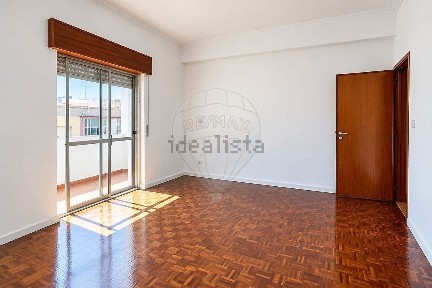 Arrendamento de apartamento T2 na Rua Santo Eloy