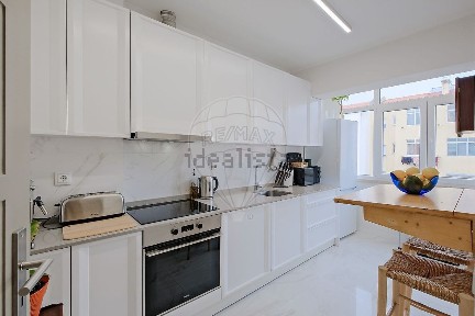 Arrendamento de apartamento T2 na Rua António Feijó