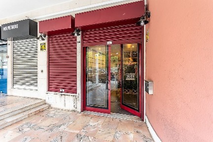 Negócio para trespasse na Urbanização Ribeirada
