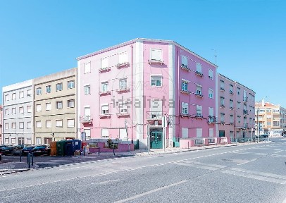 Apartamento T3 à venda na Rua Major Cândido Pinheiro