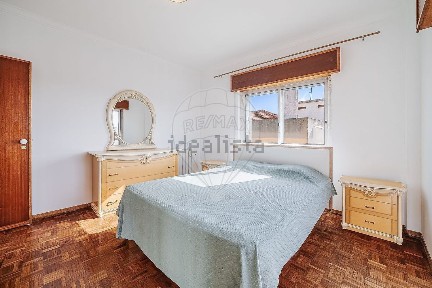 Apartamento T2 à venda na Rua Bom Jesus do Alto