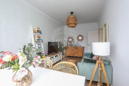 Apartamento T2 à venda na Rua Padre Américo