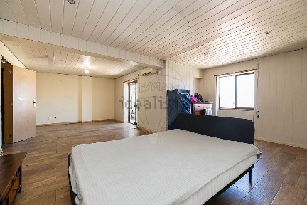 Apartamento T4 à venda na Rua França Borges