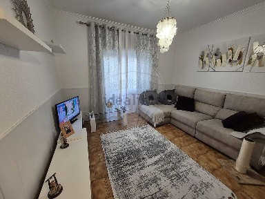 Apartamento T2 à venda na Avenida Fernando Namora