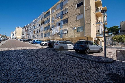 Apartamento T3 à venda na Avenida Dom Manuel i