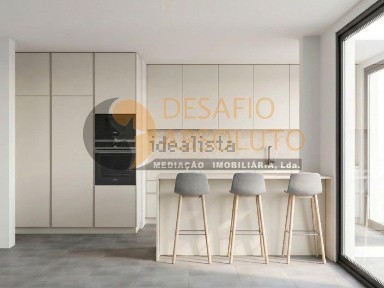 Apartamento T3 à venda na Corte das Cheias