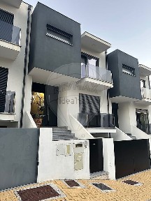 Moradia independente à venda em Lousado