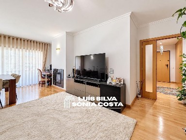 Apartamento T3 à venda na Avenida das Oliveiras, 133