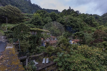 Moradia independente à venda em São Roque do Faial