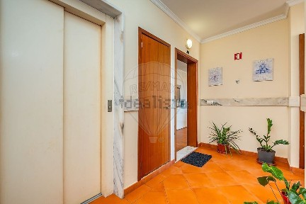 Apartamento T3 à venda em Caniço