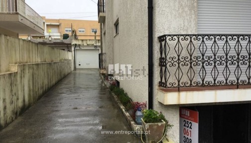 Espaço comercial à venda na Caxinas
