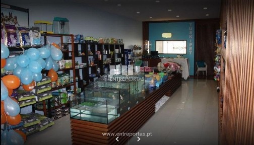 Espaço comercial à venda na Caxinas