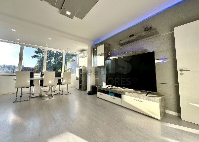 Apartamento T2 à venda na Rua José Lourenço Santos