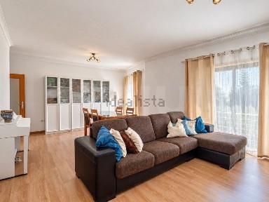 Apartamento T3 à venda na Rua Raúl Rodrigues Girão, 1