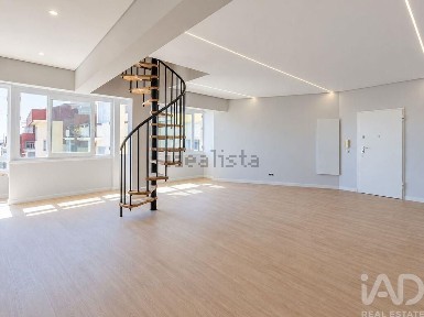 Duplex à venda em Figueirinha - Augusto Castro