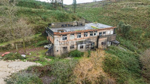Armazém à venda em Basto (São Clemente)
