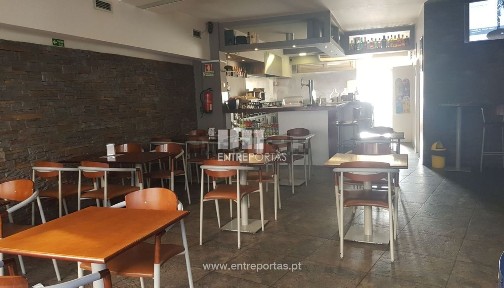 Espaço comercial à venda em Aver-o-Mar