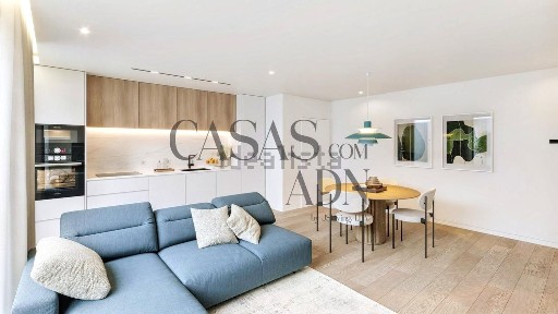 Apartamento T1 à venda na Rua do Santo António do Mudo