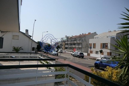 Apartamento T2 à venda na Avenida Fernão de Magalhães