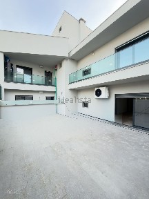 Apartamento T3 à venda na Rua de Vicente Almeida de Eça s/n