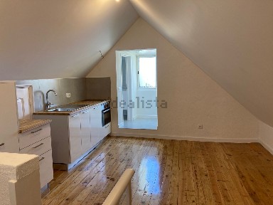 Arrendamento de apartamento T1 no Largo da Graça