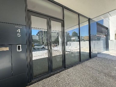 Espaço comercial à venda na Avenida da República