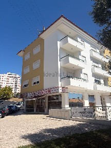 Apartamento T1 à venda na Rua Alberto Sanches de Castro, 26